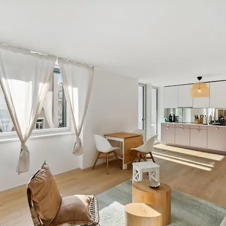 Appartement Flat: & Convenience *