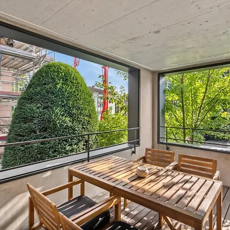 Flat: & Convenience *