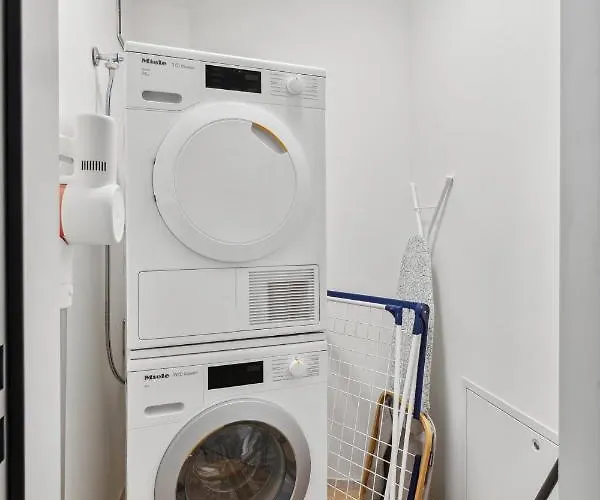 Flat: & Convenience شقة