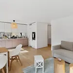 Flat: & Convenience *