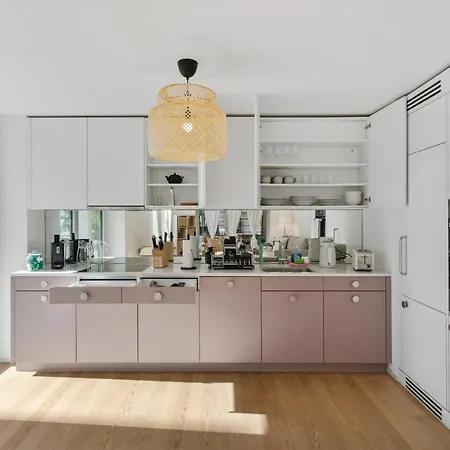 Apartment Flat: & Convenience *