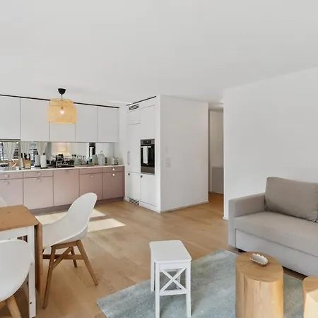 Flat: & Convenience *